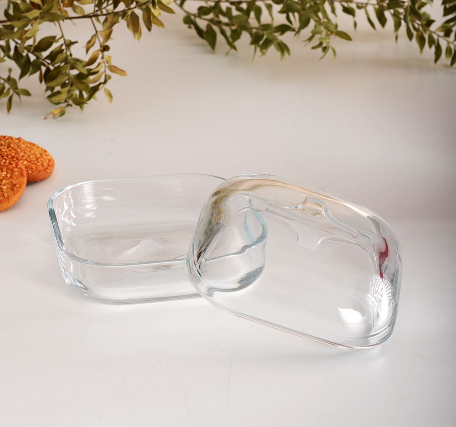 Paşabahçe Plus container with lid removed