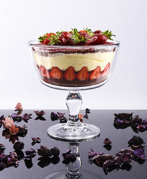 Paşabahçe Petite Patisserie footed bowl with layered dessert