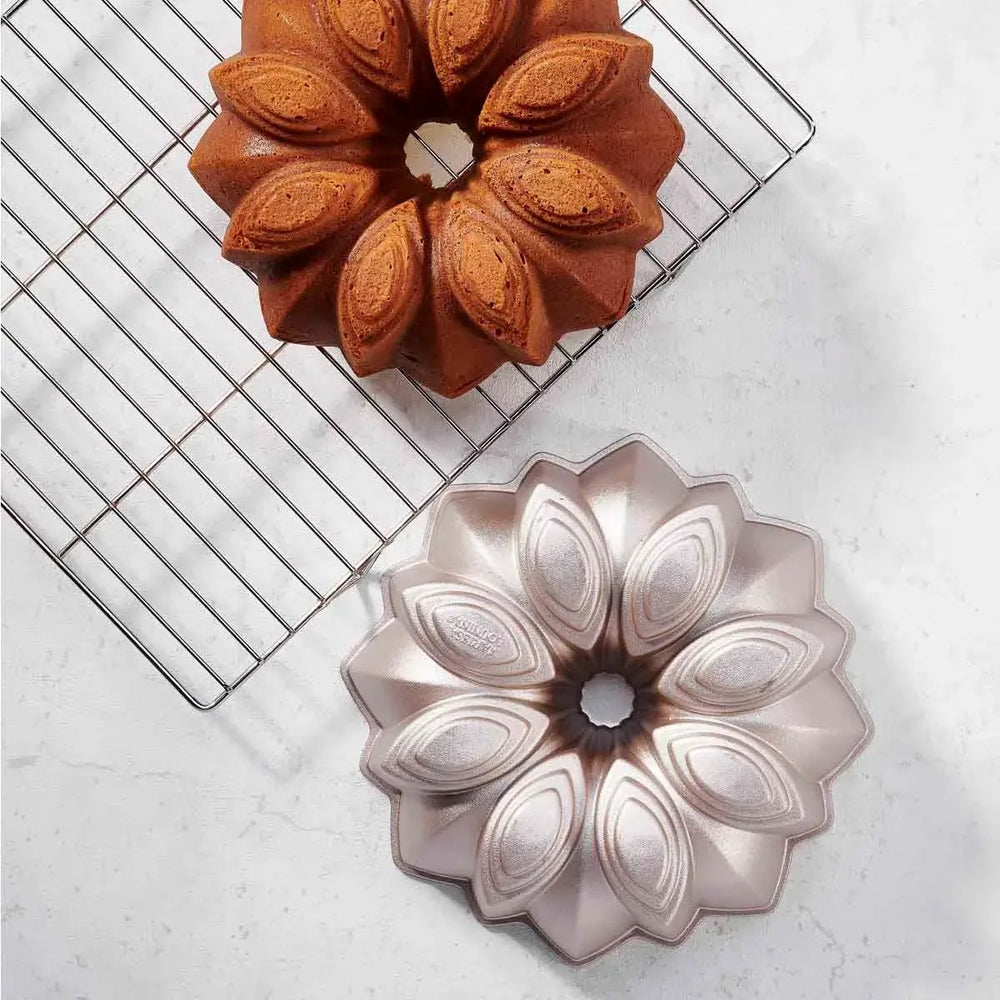 Korkmaz Pasty Flower Cake Mould