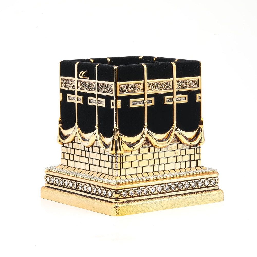 Side view of the black and gold-coloured Ensar Kaaba decor