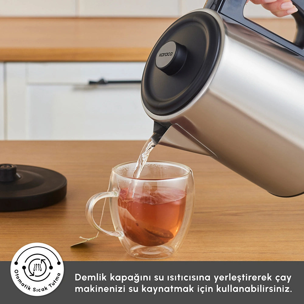 TeaBig XL pouring hot water using the shared lid