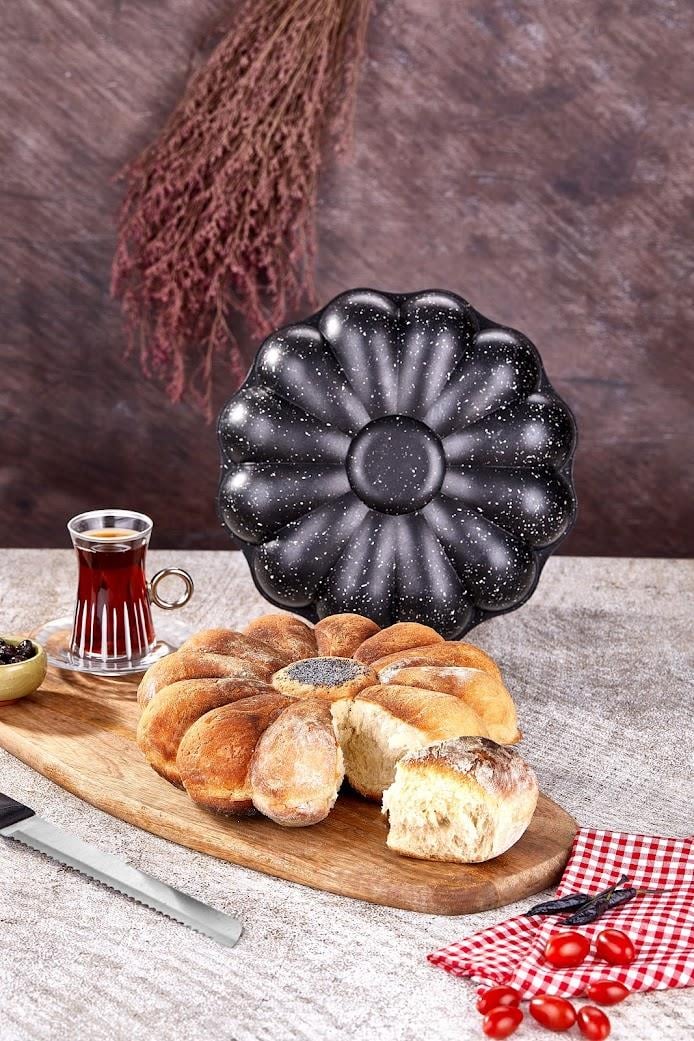 Taç Papatya Flower Cake Tin, Black